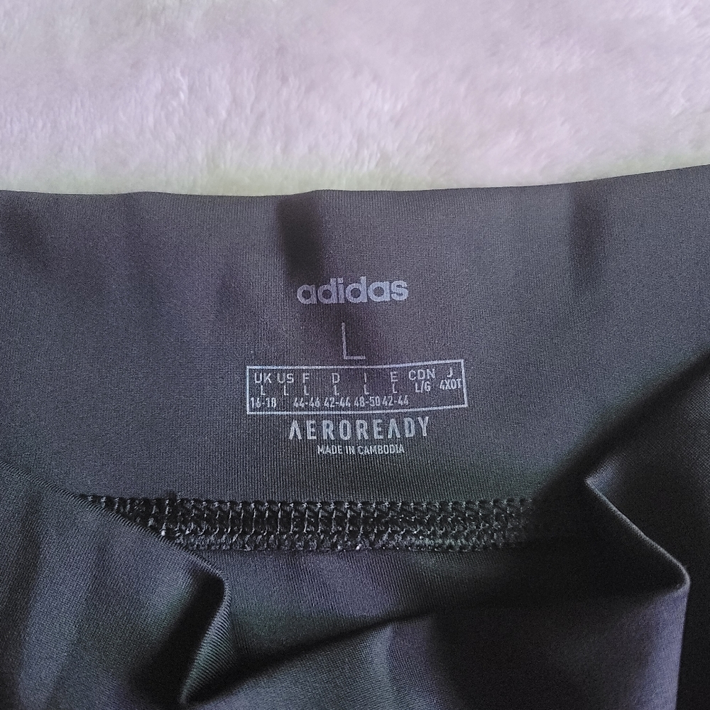 ADIDAS capris - Picture 2 of 2